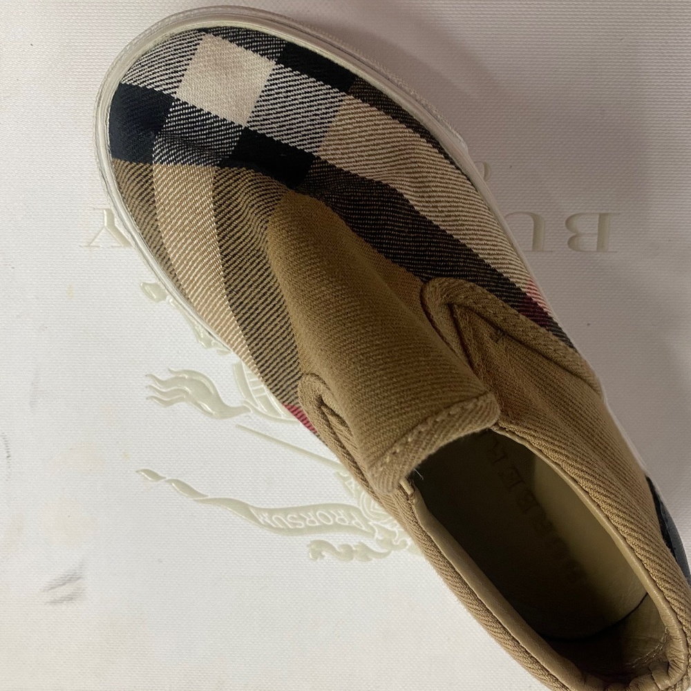 Burberry sneakers